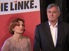 Katja Kipping und Bernd Riexinger auf am Wahlabend